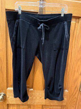 Juicy Couture Crop Terry Capris, Black, SZ L